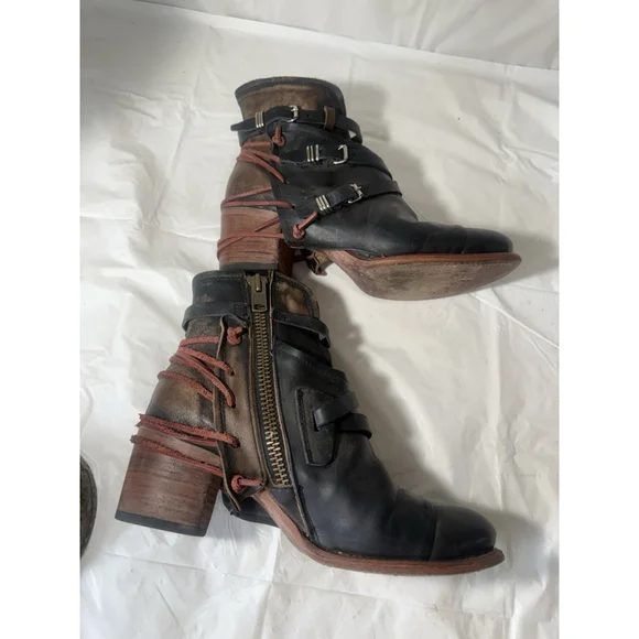 Freebird by Steven Crue boot black Leather Ankle Strap Zip Distress Size 11 - Picture 13 of 16